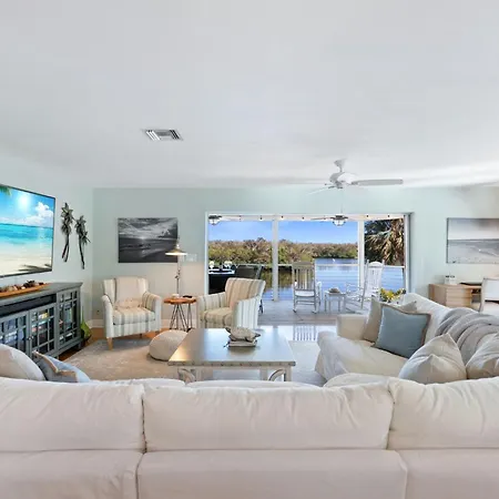 Beach Therapy, Gorgeous 3 Bedroom Beach House W Pool And Spa
